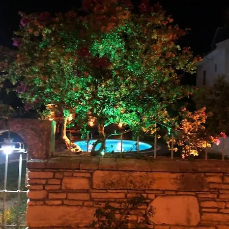 فيلة Tas Center ,detached Garden & Pool
