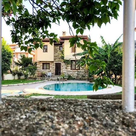 Tas Center ,detached Garden & Pool داليان