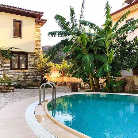 فيلة Tas Center ,detached Garden & Pool