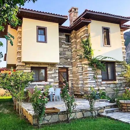 فيلة Tas Center ,detached Garden & Pool